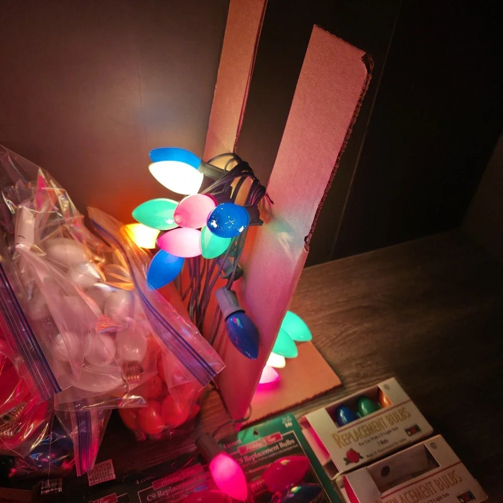 (3) Vintage C9 Christmas Lights 3 Strings 25' X 25 Bulbs W/‎ 150+ Spare C9 Bulbs